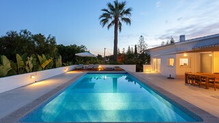 Piscina aquecida salgada  noite