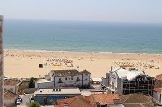 Piscina-Apartamento-T1-para-férias-Praia-da-Rocha-Algarve
