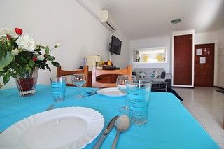 Apartamento-T1-para-férias-Praia-da-Rocha-Algarve_Fotor